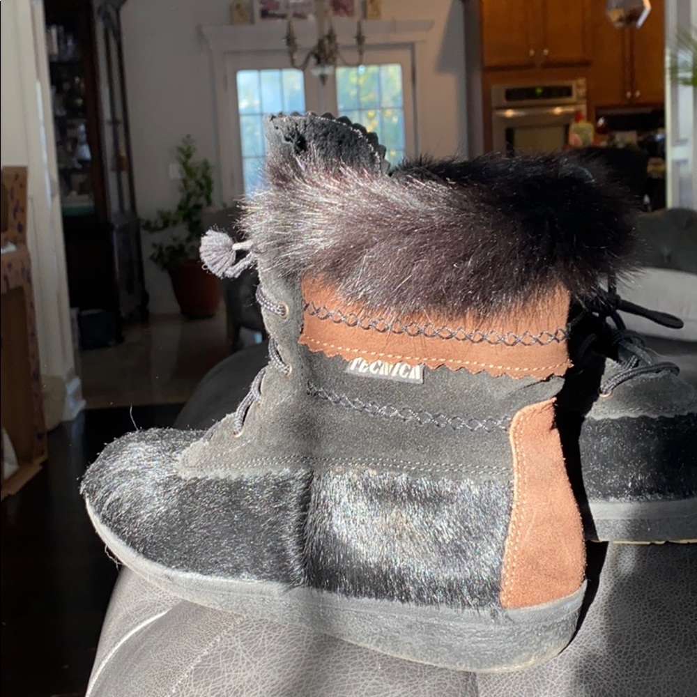 fur boots
